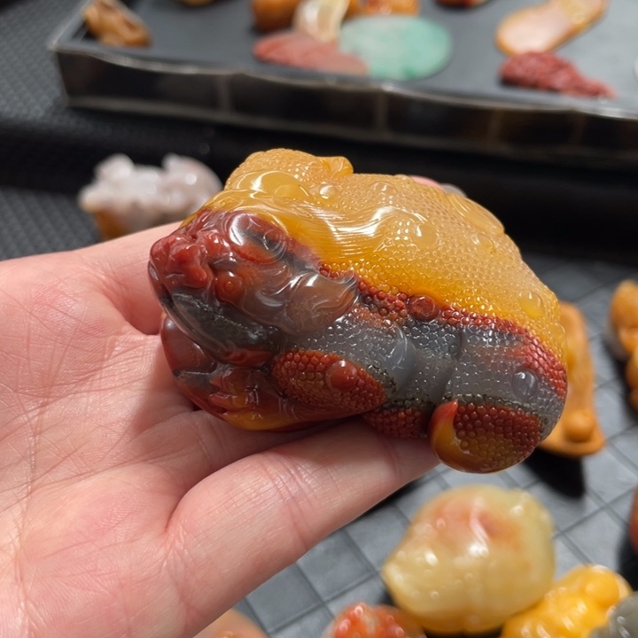 石英质玉（黄龙玉）未镶嵌颈饰