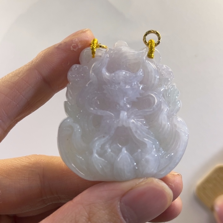 翡翠吊坠(赠链)未镶嵌发*.代编织