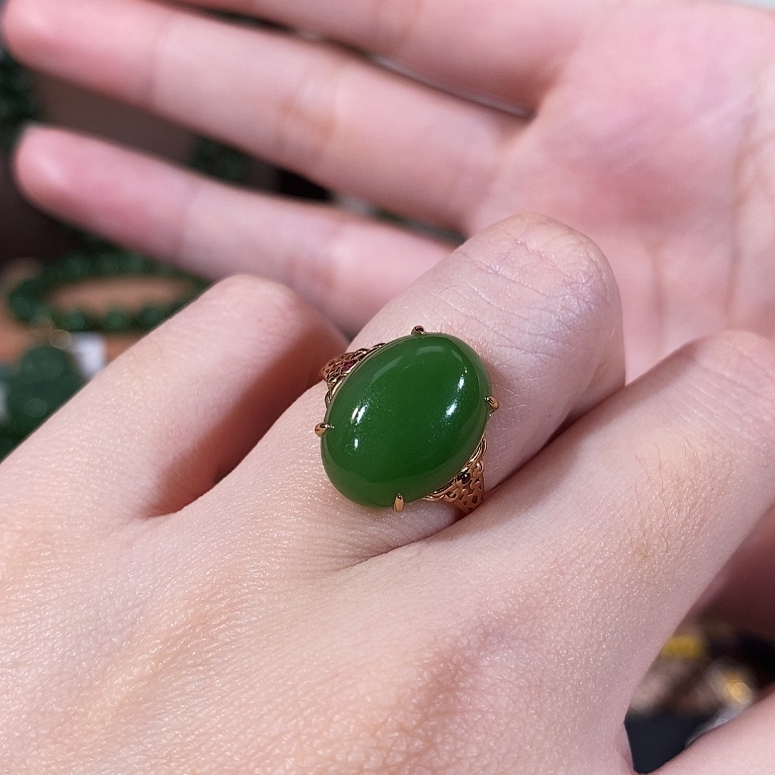 和田玉（碧玉）18K金镶嵌戒指