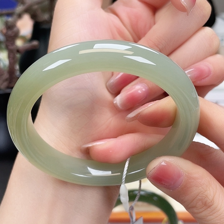 和田玉手镯58未镶嵌