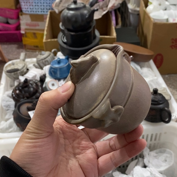 陶瓷艺术品及陶瓷壶