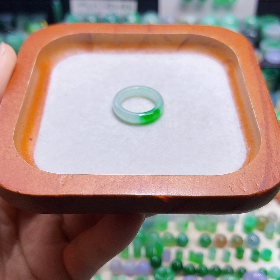 翡翠吊坠(不含链)未镶嵌刘***啦