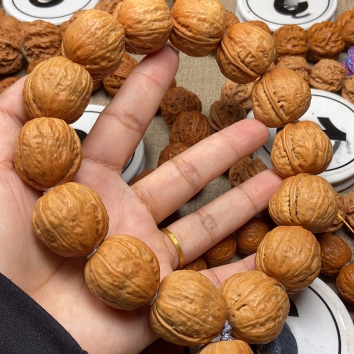 文玩核桃吊坠光头手持