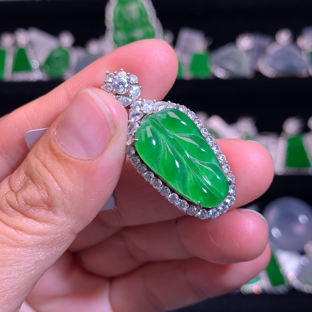 【闪购商品】颈饰银S925镶嵌翡翠天然翡翠