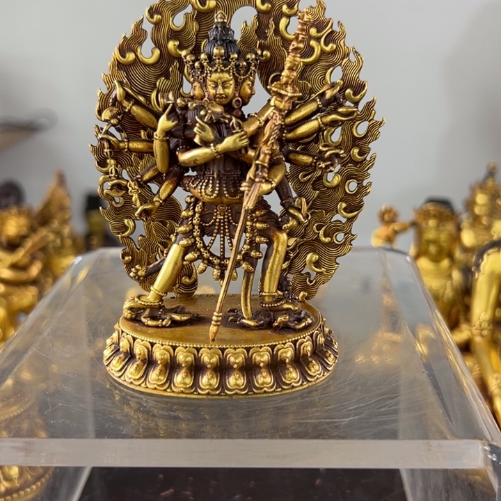 孤***侠佛像的造型和造型