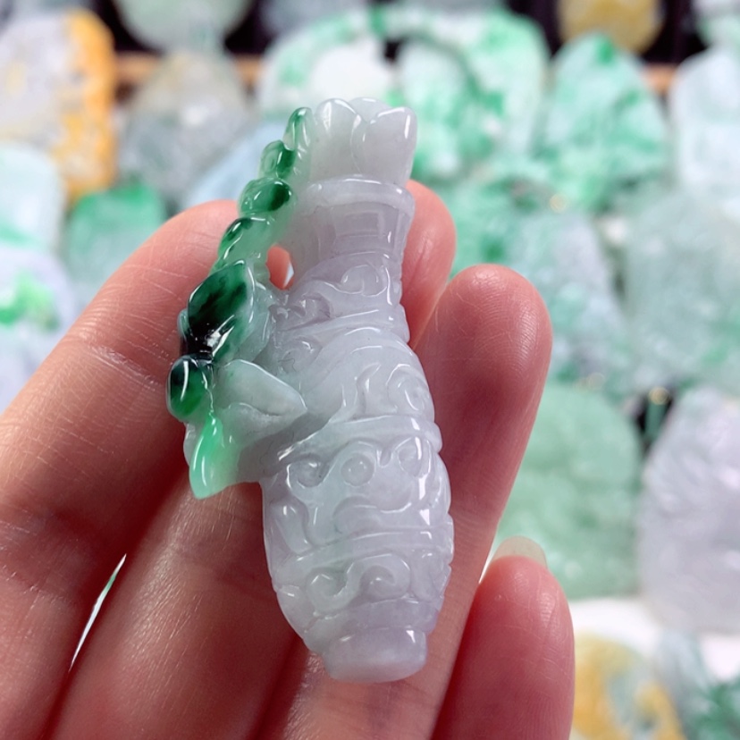 【闪购商品】翡翠吊坠(不含链)未镶嵌