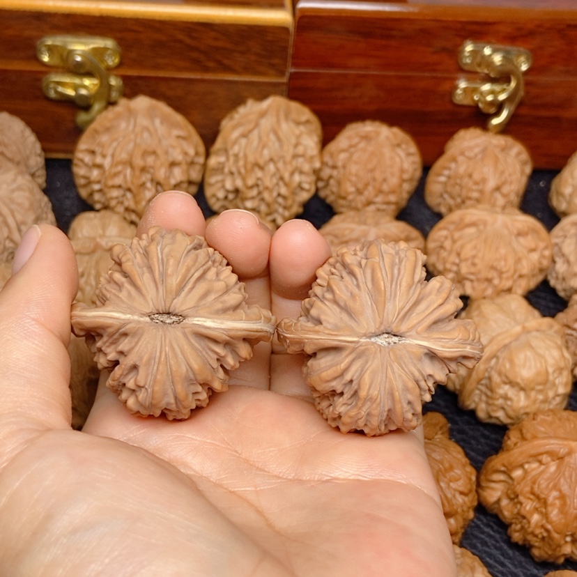 【闪购商品】文玩核桃吊坠?****?四座楼43