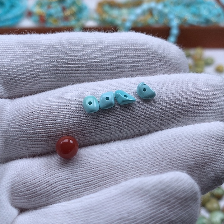 南红玛瑙未镶嵌珠宝奇石