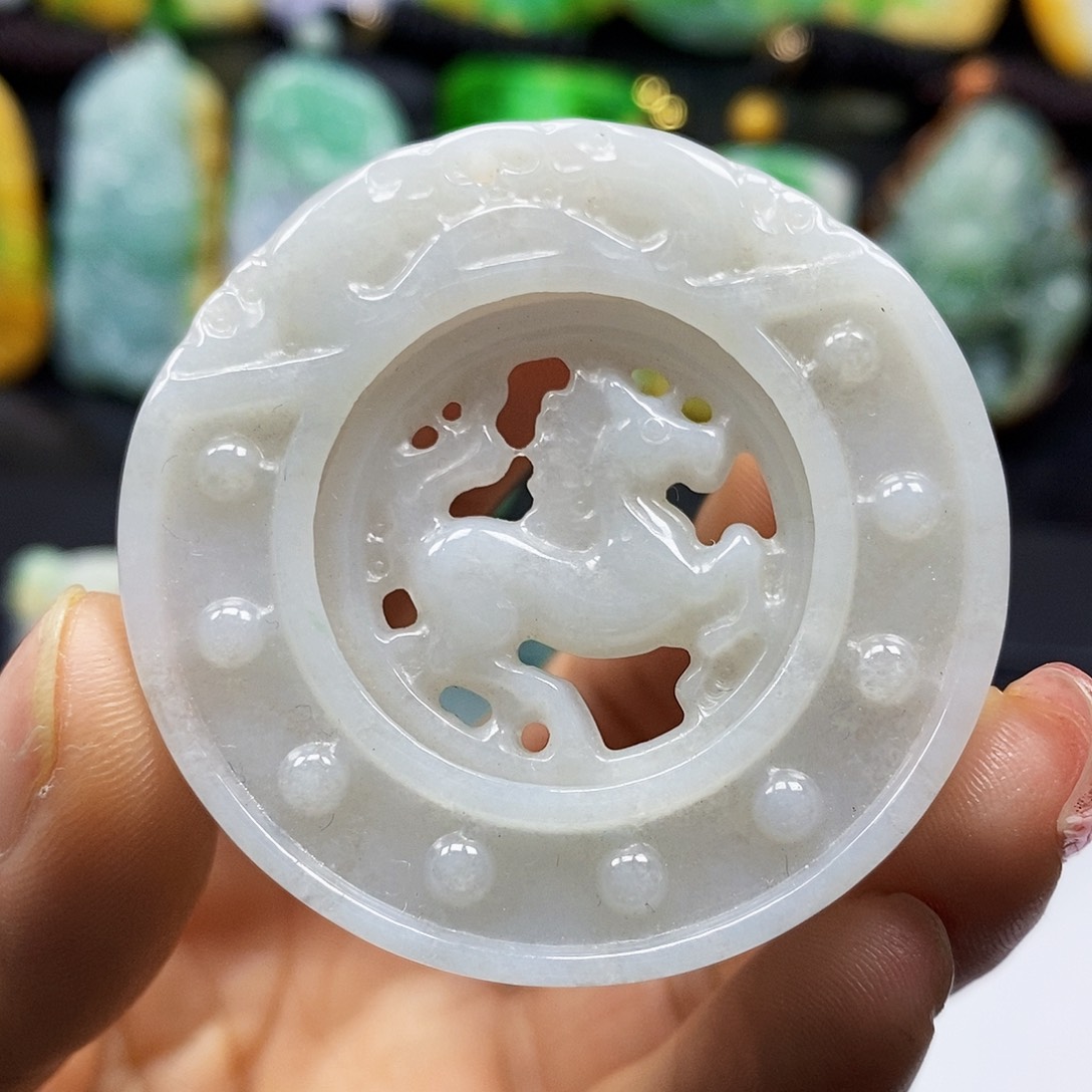 颈饰未镶嵌翡翠翡翠A货一物一证