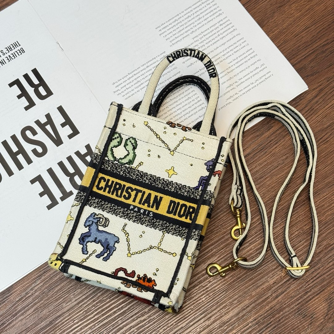 95新 DIOR/迪奥 黑白刺绣帆布 星座系列 竖版tote mini/681741070