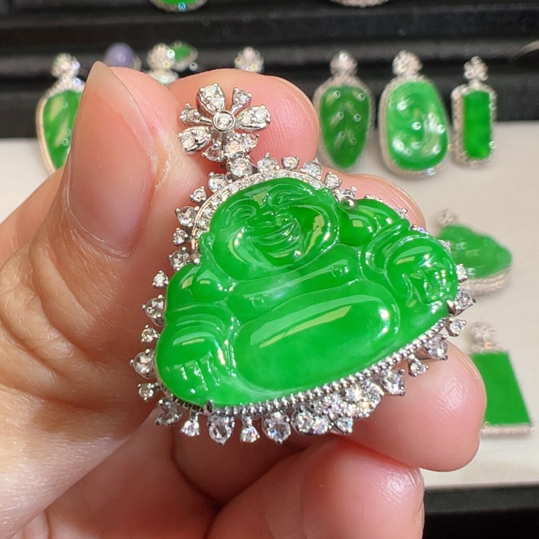 翡翠吊坠(不含链)18K金镶嵌