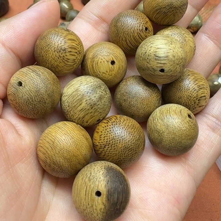 大叶紫檀（黑酸枝木类）