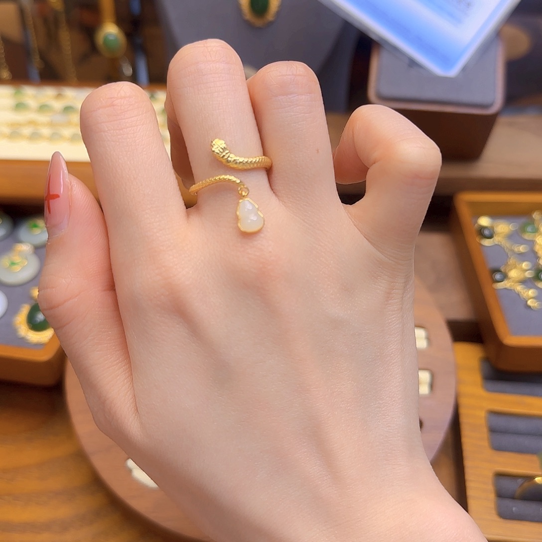 和田玉戒指银S925镀金镶嵌