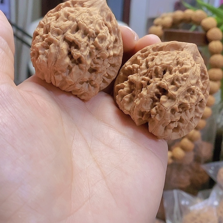 【闪购商品】文玩核桃把件45.5麒麟纹官帽