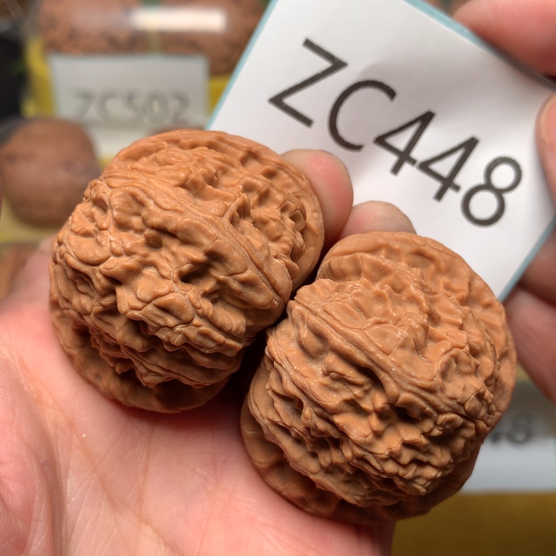文玩核桃把件红皮球白43