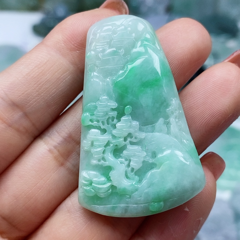 【闪购商品】翡翠颈饰未镶嵌天然翡翠A货阳绿山水牌