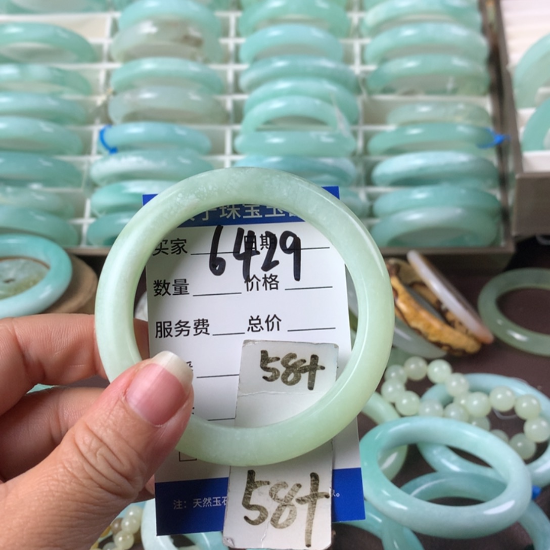 蛇纹石玉手镯未镶嵌6429