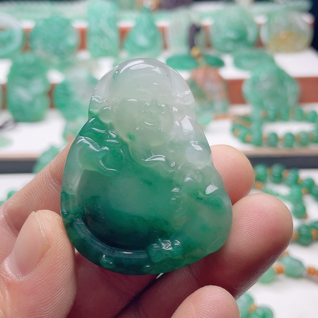 颈饰未镶嵌石英质玉