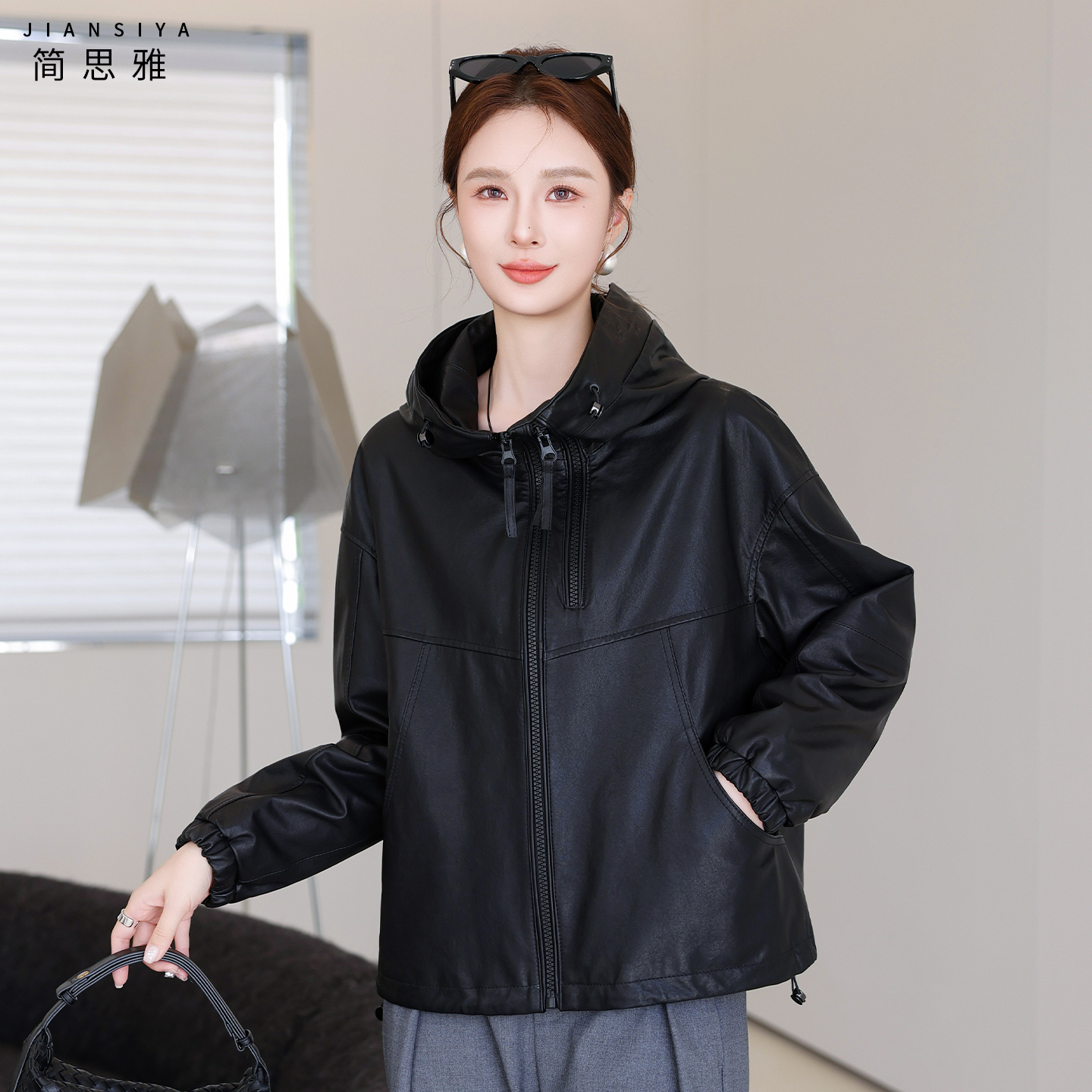 2025海宁秋季上新真皮皮衣女植鞣绵羊皮连帽休闲款秋季外套短款潮