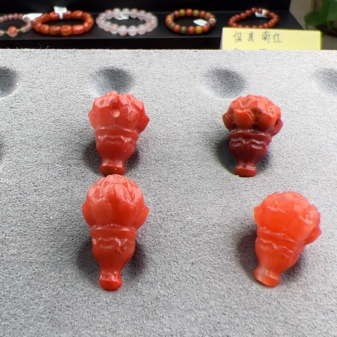 南红玛瑙莲花三通11-12mm未镶嵌