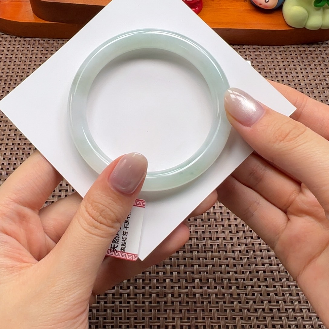 翡翠未镶嵌手镯翡翠手镯