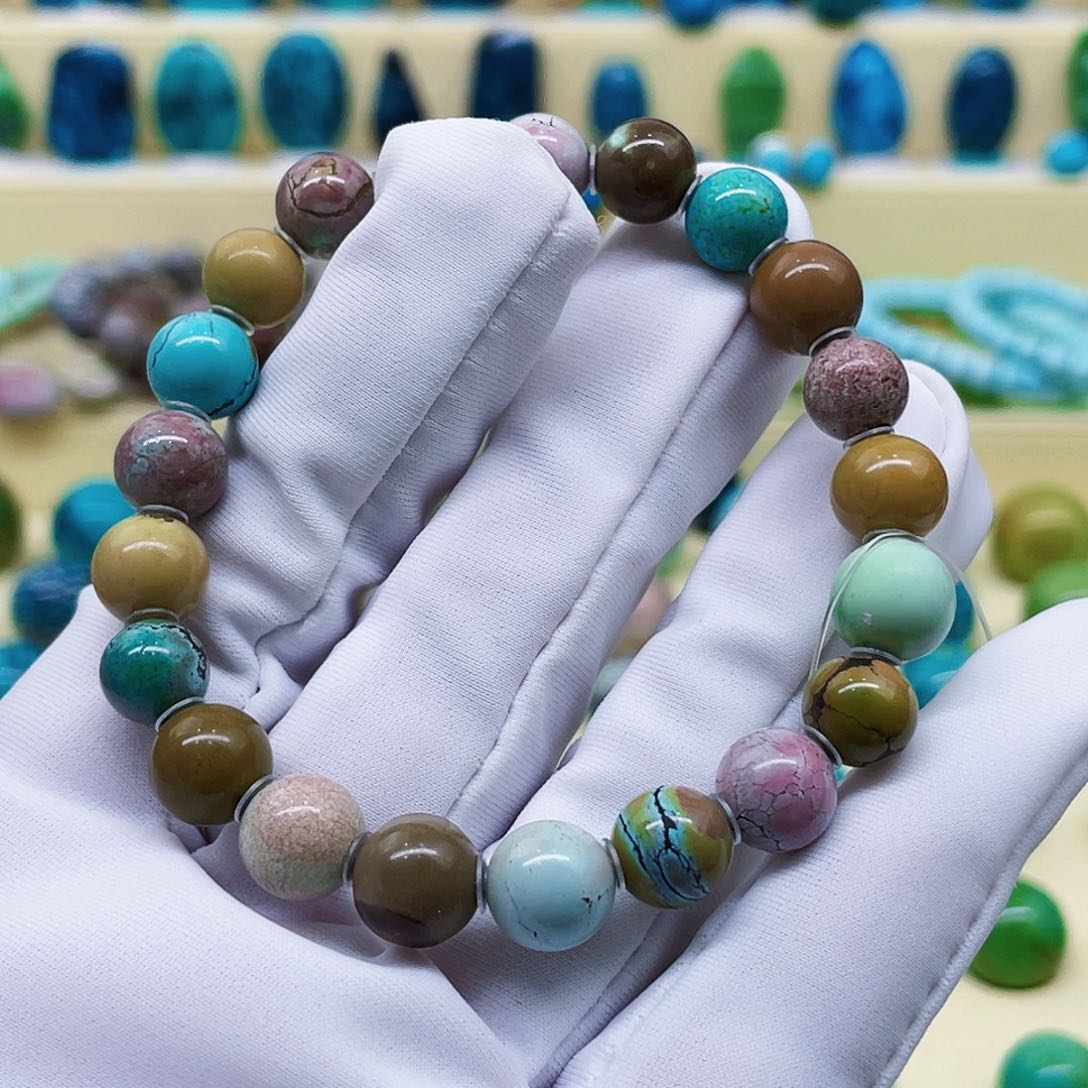 绿松石颈饰未镶嵌