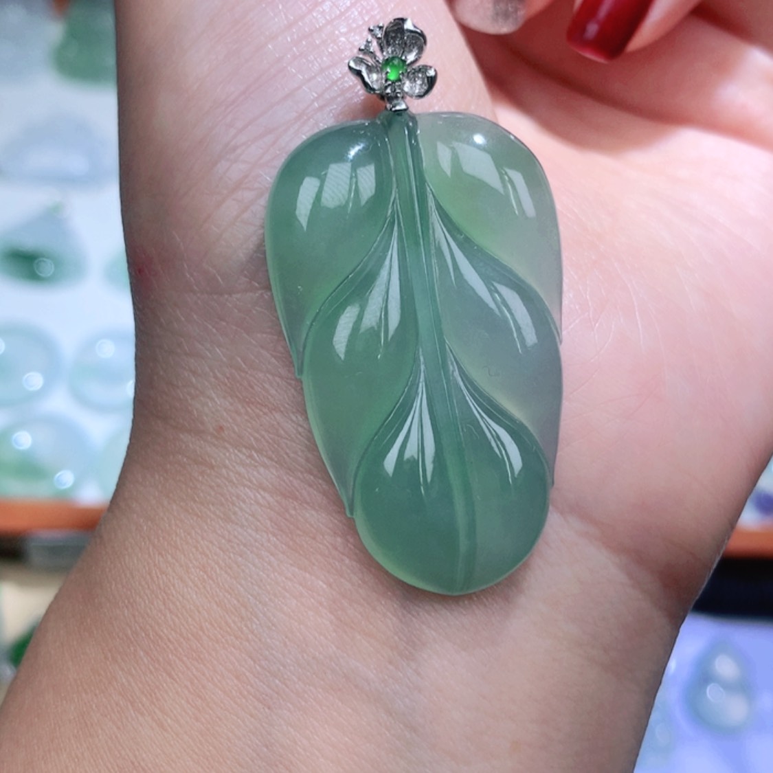 【闪购商品】翡翠颈饰18K金镶嵌叶子