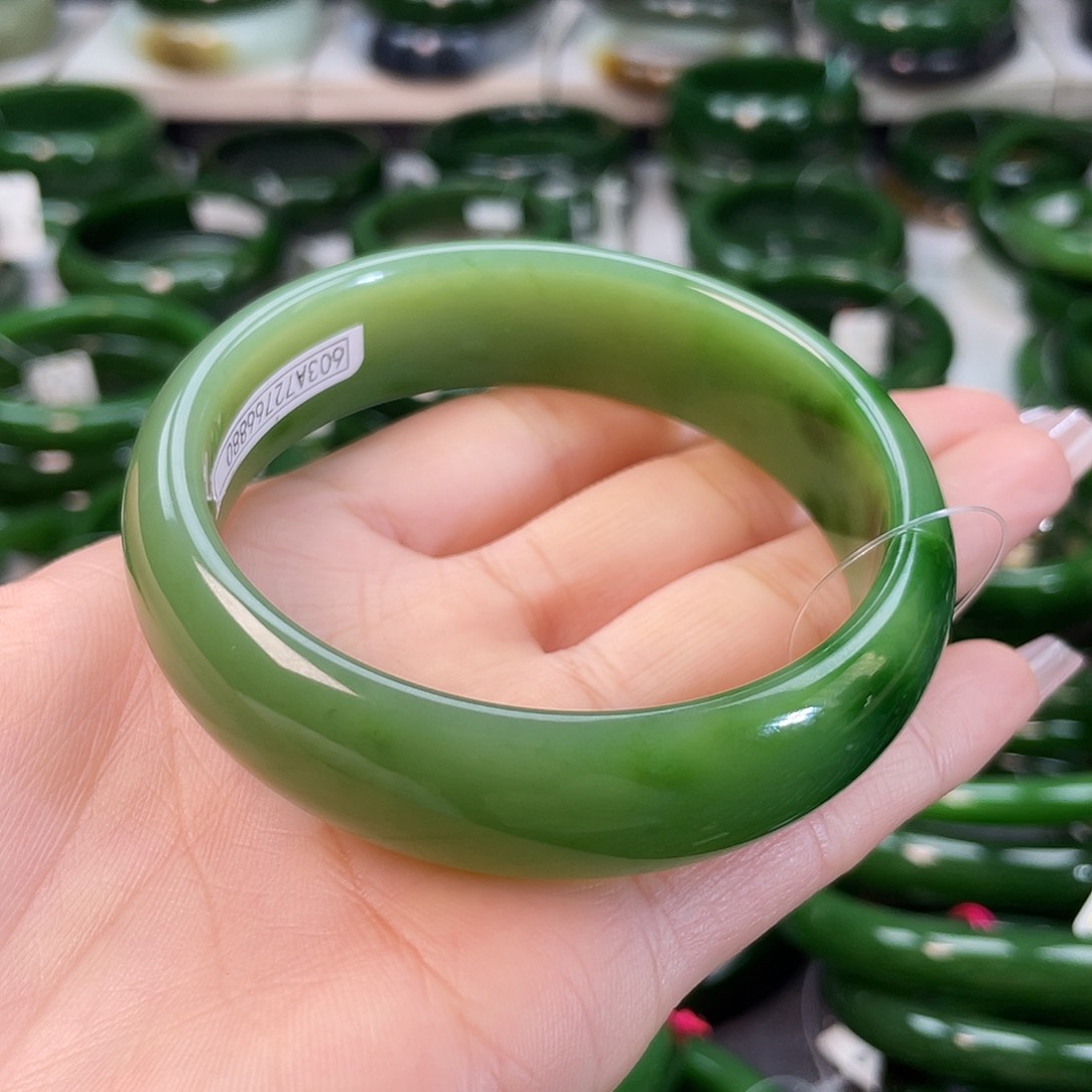 和田玉（碧玉）手镯未镶嵌