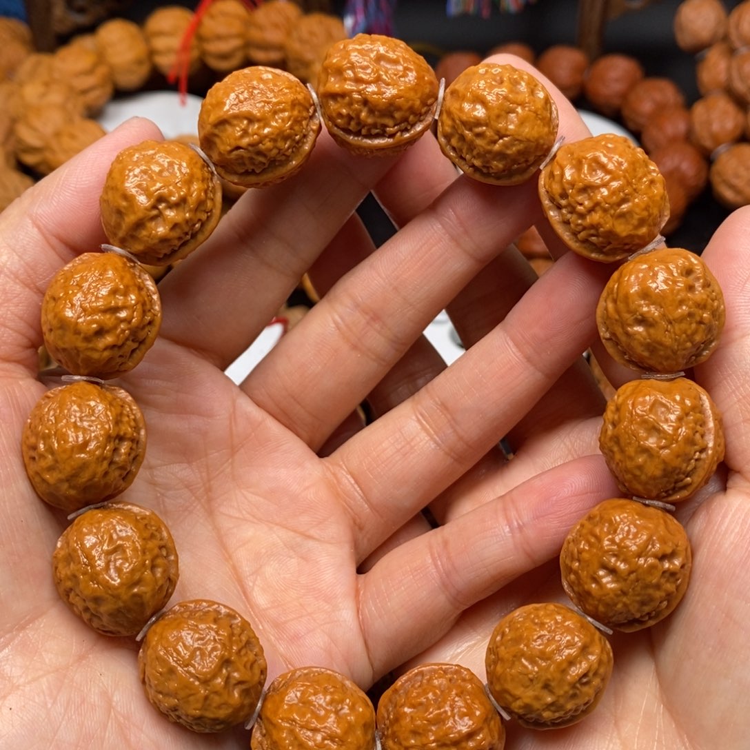 桃核手串鱼籽纹元宝