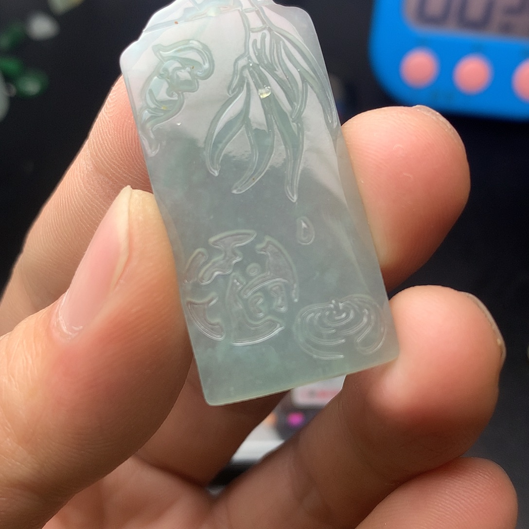 翡翠未镶嵌颈饰翡翠首饰和翡翠珠宝