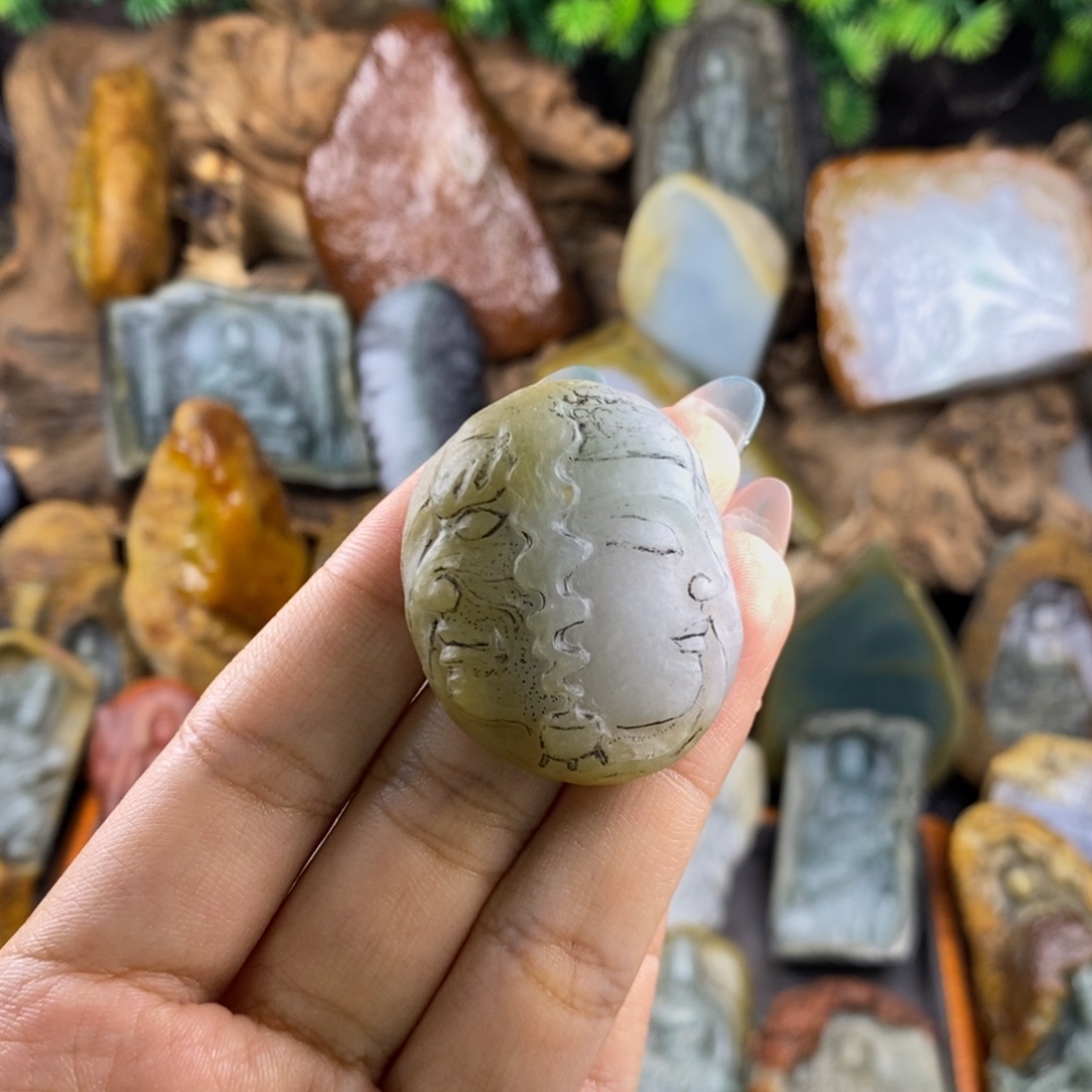 定制翡翠未镶嵌一念之间