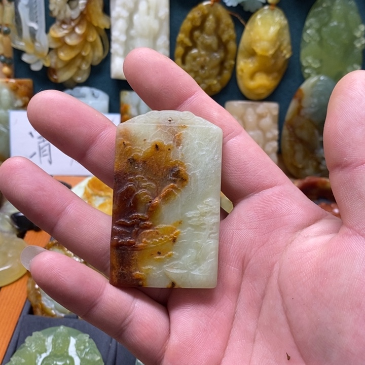 蛇纹石玉未镶嵌挂件