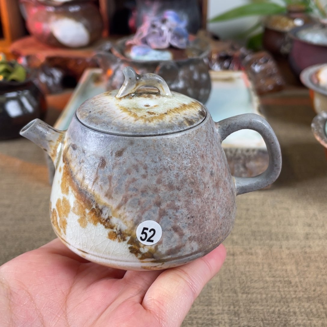 壶。 柴烧。 容量100cc