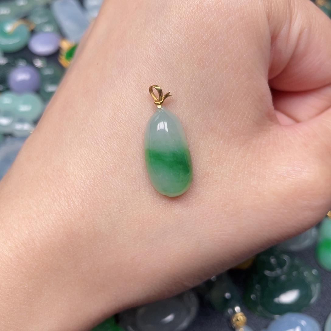 翡翠颈饰18K金镶嵌翡翠