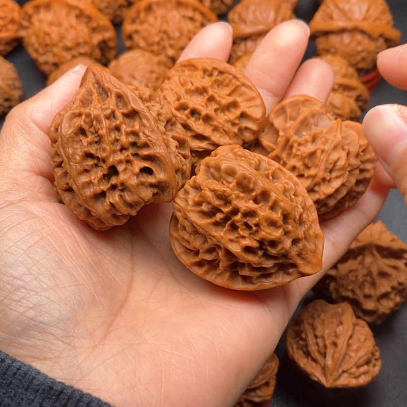 【闪购商品】文玩核桃把件盘山野牛