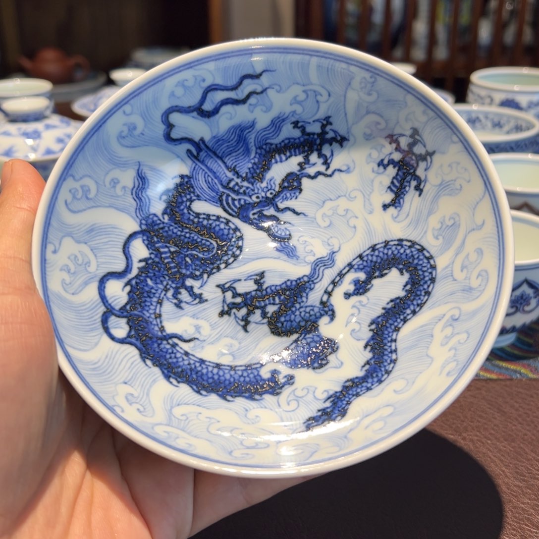 杯青花海水龙卧足碗口径13.9厘米