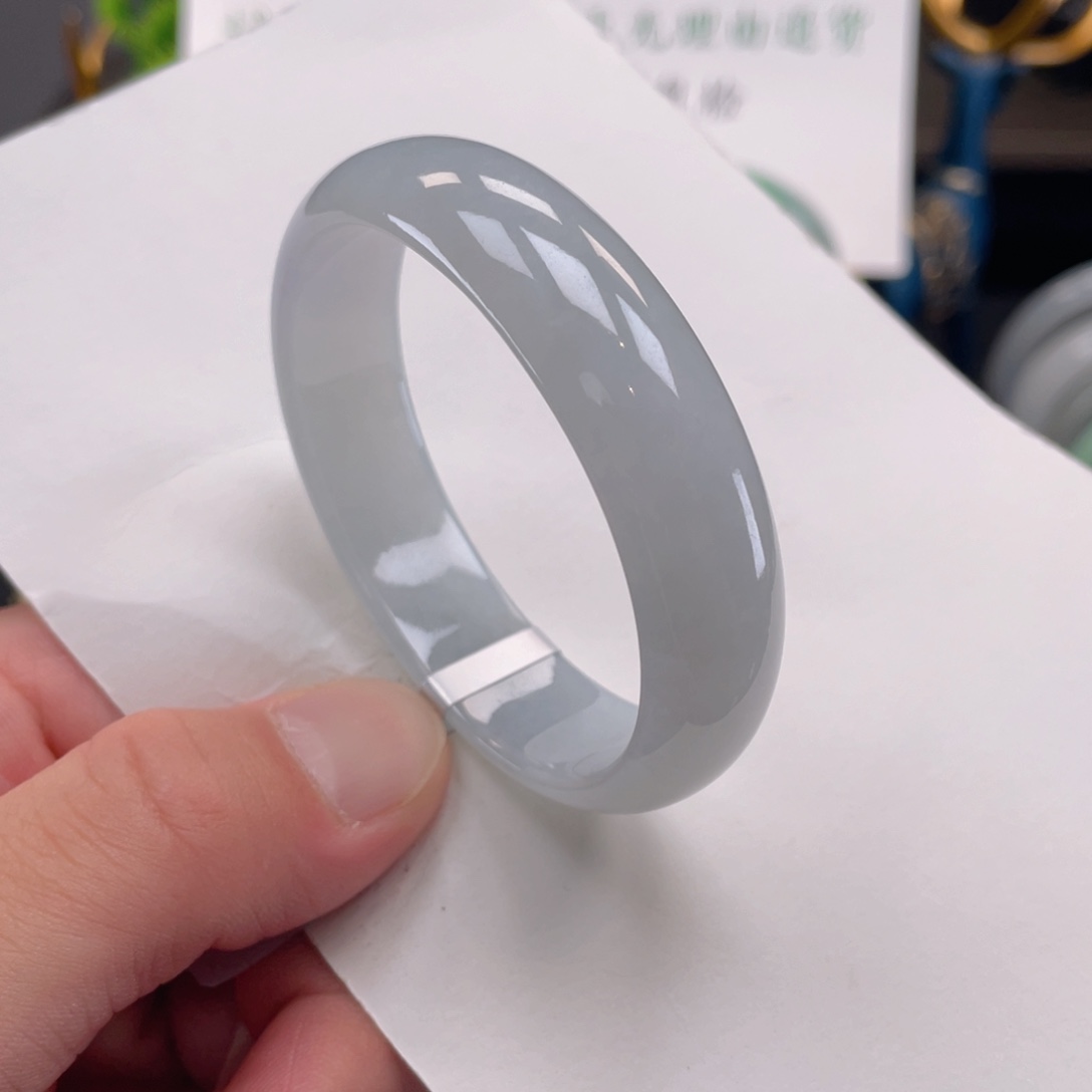 翡翠手镯未镶嵌缅甸翡翠