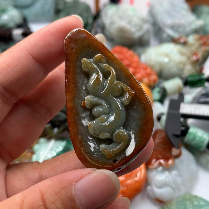 翡翠颈饰未镶嵌保真天然A货翡翠