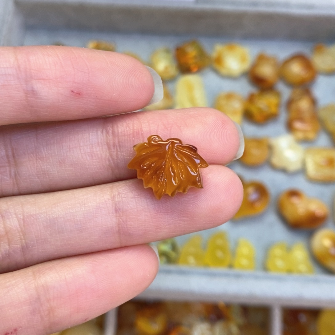 蜜蜡颈饰未镶嵌枫叶