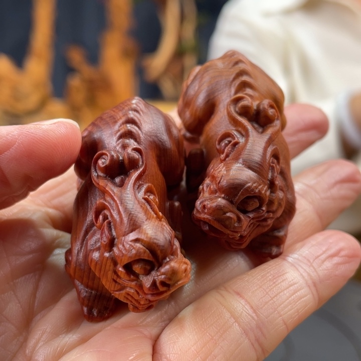 柏木（崖柏）手把件