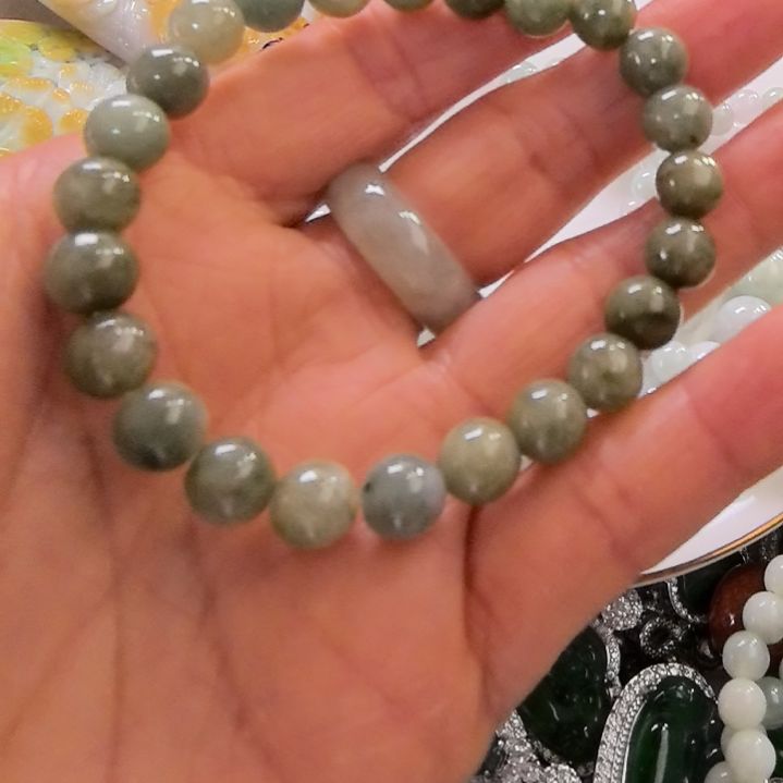 翡翠颈饰未镶嵌手串