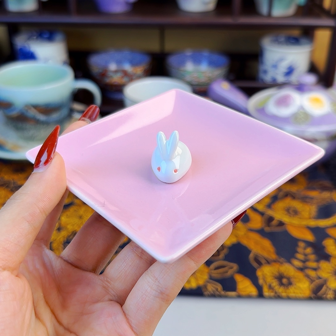 他家茶具瓷器真美！