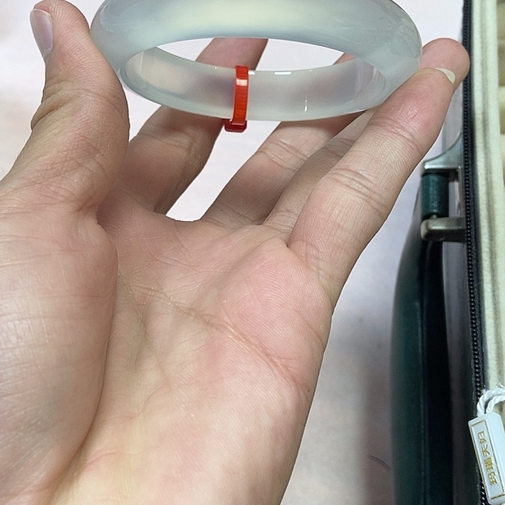 玛瑙/玉髓手镯未镶嵌简495