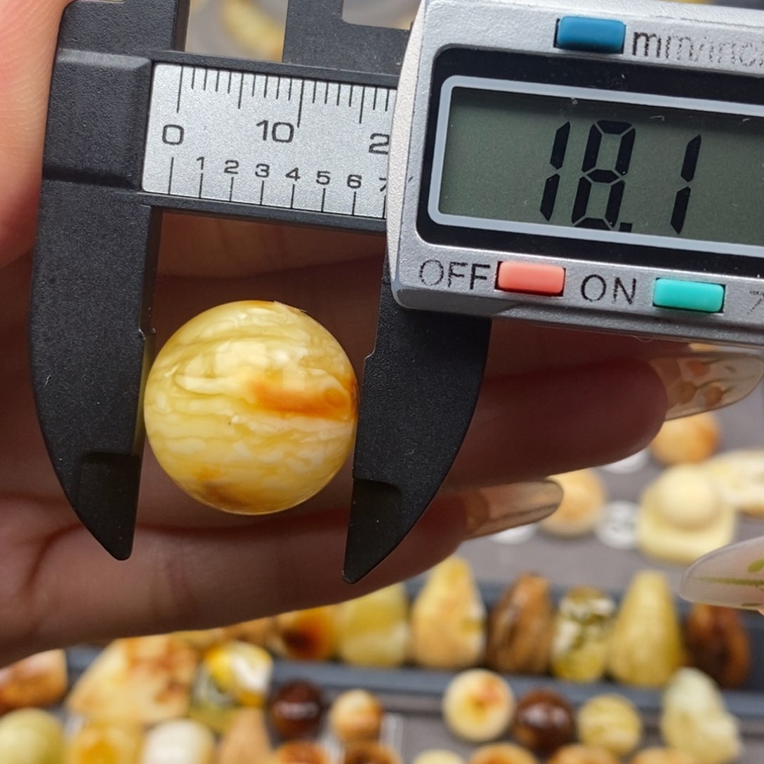 蜜蜡珠宝奇石未镶嵌