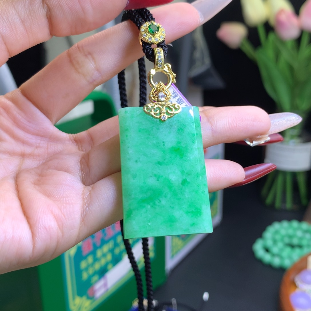 翡翠颈饰18K金镶嵌?****姐天然