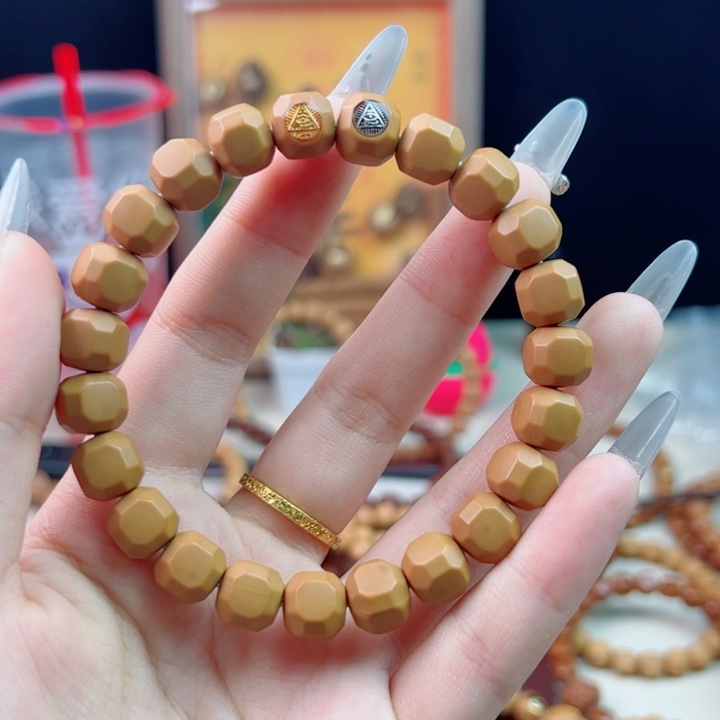 猴头核桃手串金银标星图六方，9加，58.8