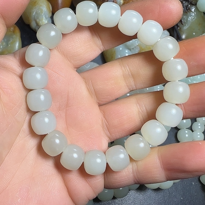 东***枋和田玉（子料）未镶嵌手链