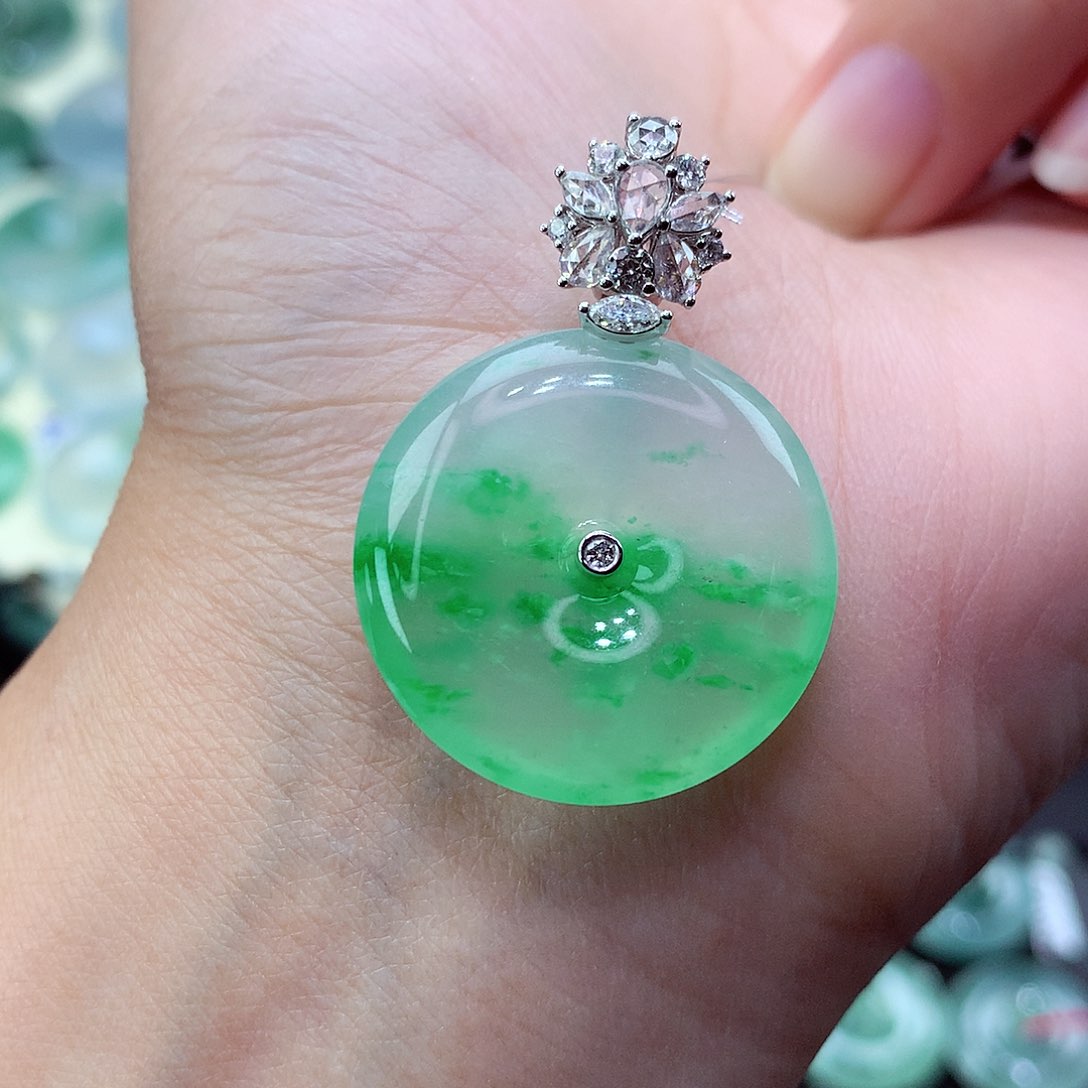 翡翠颈饰18K金镶嵌65尺寸26-6.0