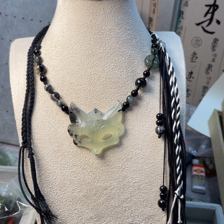蛇纹石玉合金颈饰