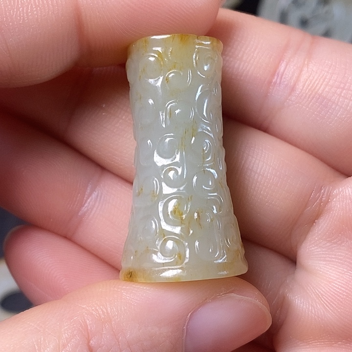 和田玉（糖玉）车挂未镶嵌岁****玉